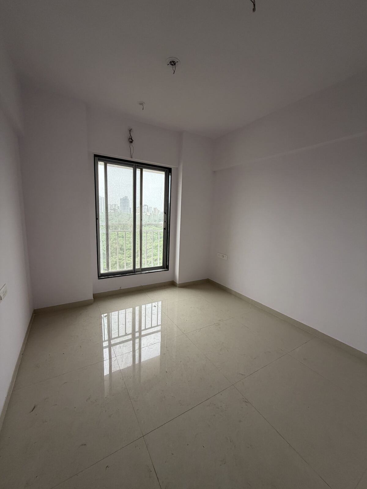 2 BHK near Railway Station Jogeshwari East - room