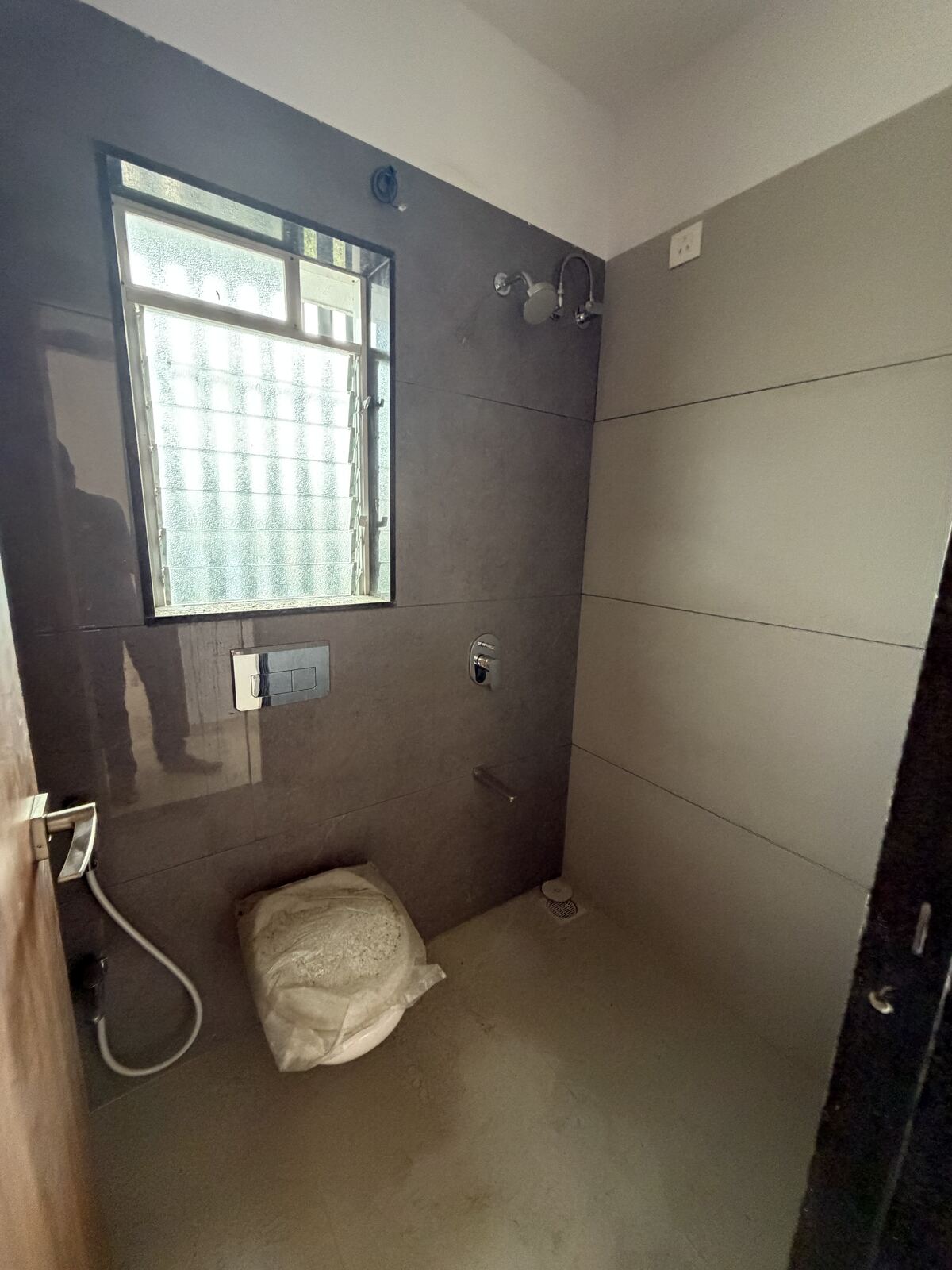 2 BHK near Railway Station Jogeshwari East - bathroom